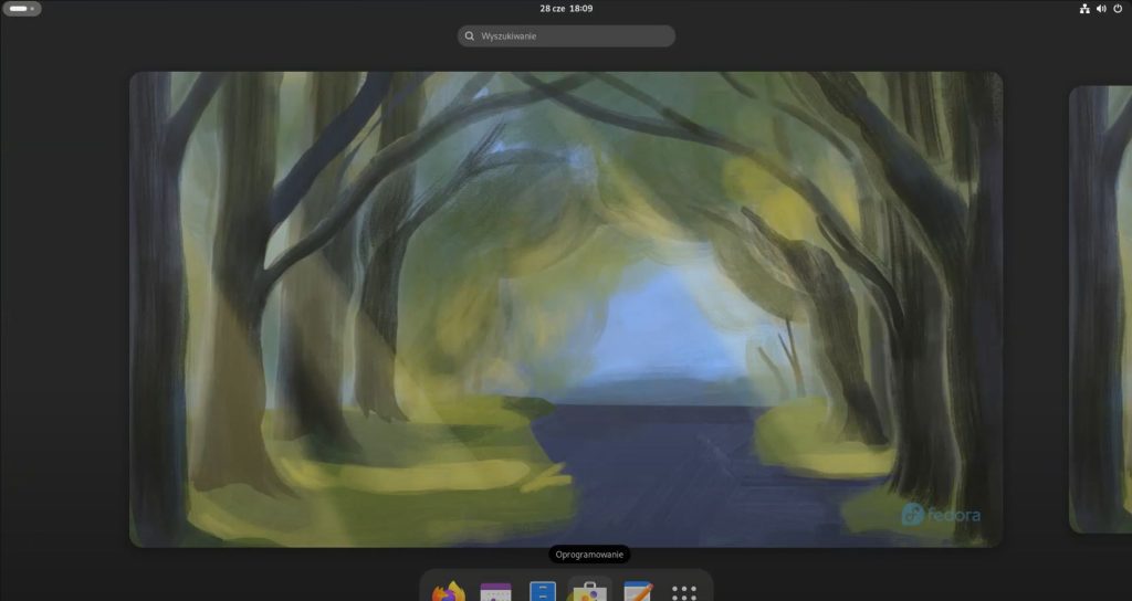 Obszar roboczy Fedora Linux Workstation, podstawowej dystrybucji Liniksa od Fedory.